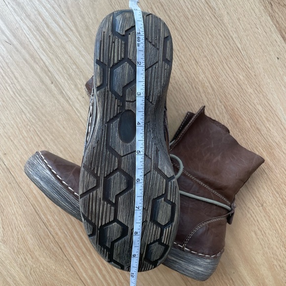 Bernie Mev. Brown Leather Hanzel Ankle Booties Size 38 EUC - Picture 12 of 12